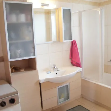 Apartman Sarri *